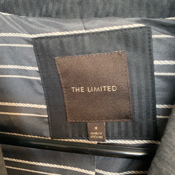 Blazer - Picture 3 of 4